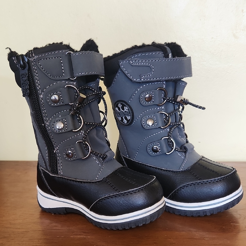 Totes Toddler Boys Lil' Diamond Waterproof Insulated Flat Heel Boots Size 6